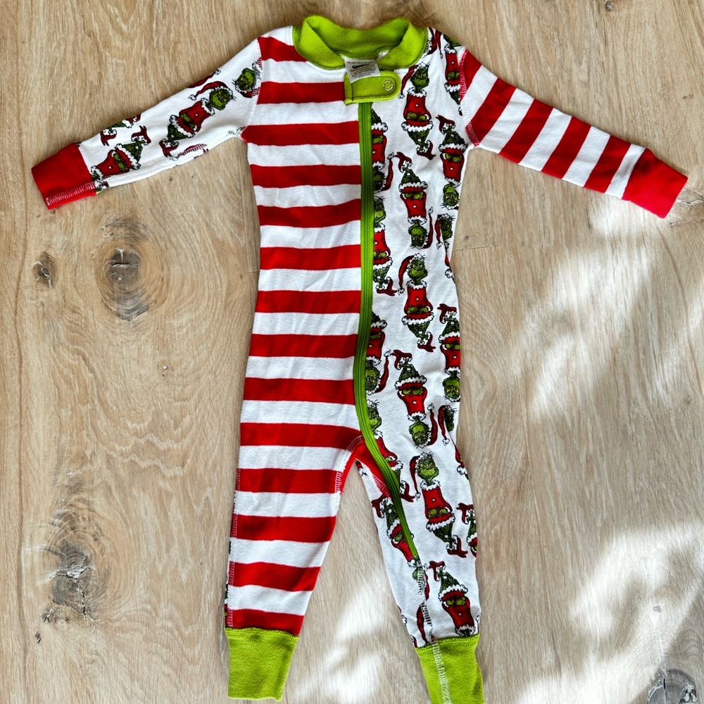 Hanna Andersson Dr. Seuss’ the grinch zip up footless pajamas